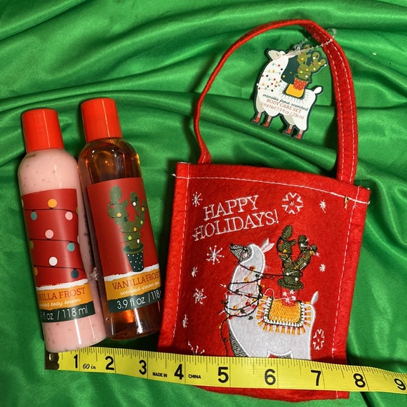 Gurls Holiday Gift Set, Vanilla Frost Scented Shower Gel & Body Lotion N… - Picture 3 of 7